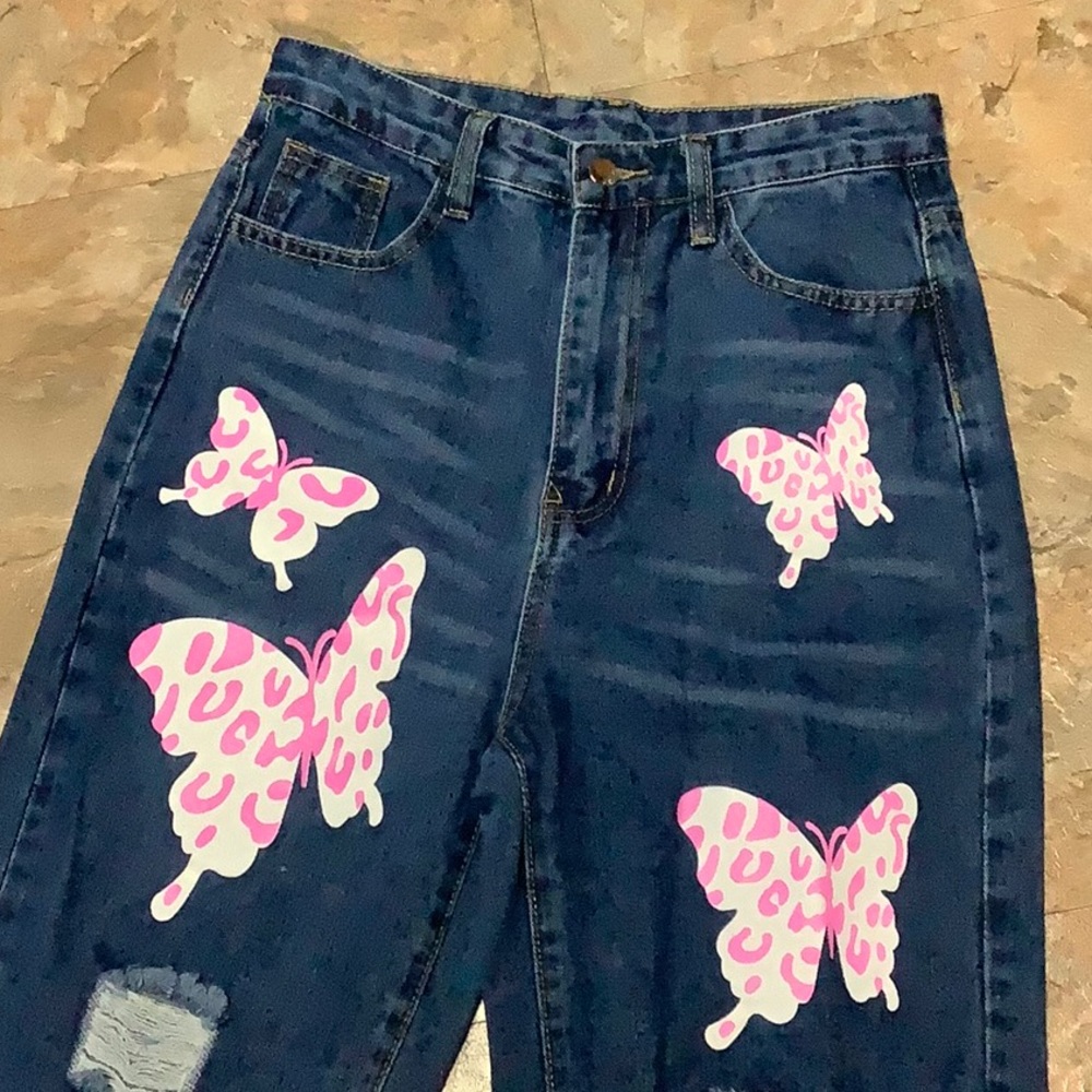 🔴 Shein butterfly print straight leg jeans - Picture 2 of 5
